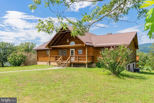 340 Palomino Dr, Maysville, WV 26833