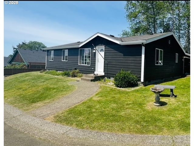 1181 Necarney St, Rockaway Beach, OR 97136