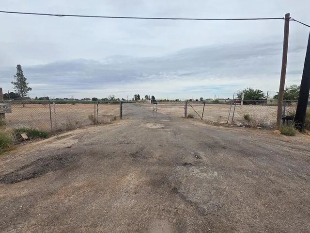 309 W  County Rd, Pecos, TX 79772