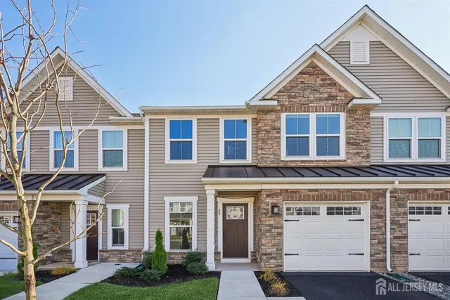 68 Owen Ct, Somerset, NJ 08873