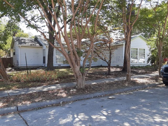 400 Edgefield Dr, Garland, TX 75040