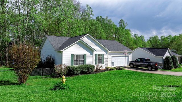 1203 Coventry Pl NW, Conover, NC 28613
