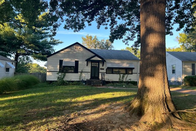 7861 Madison Dr, Saint Louis, MO 63133