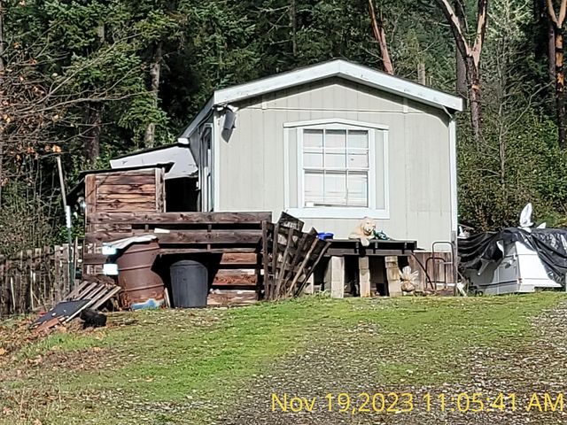 808 Placer Rd, Wolf Creek, OR 97497