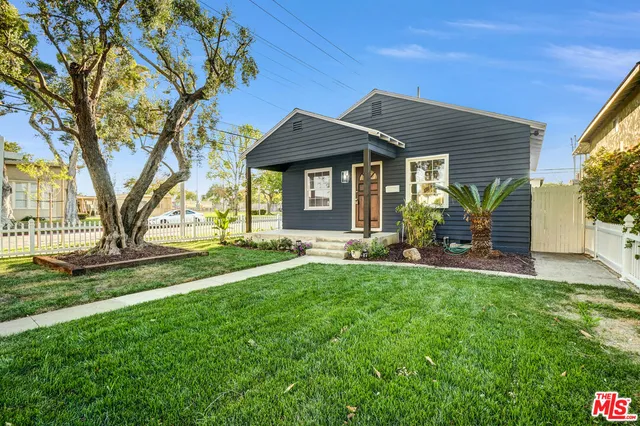 3305 Brayton Ave, Signal Hill, CA 90755