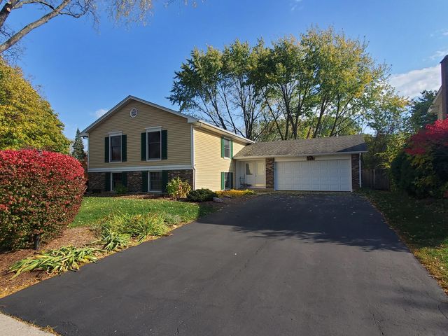 851 W  Main St, Cary, IL 60013