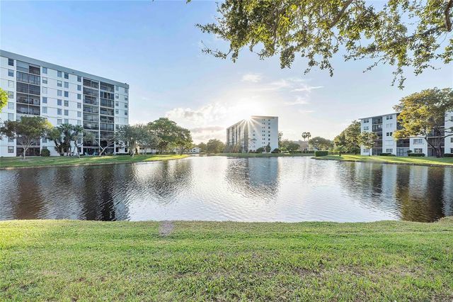 2226 N Cypress Bend Dr #105, Pompano Beach, FL 33069
