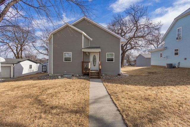 207 N  5th St, Newman Grove, NE 68758