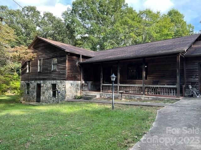 2752 Old Highway 221 S, Marion, NC 28752