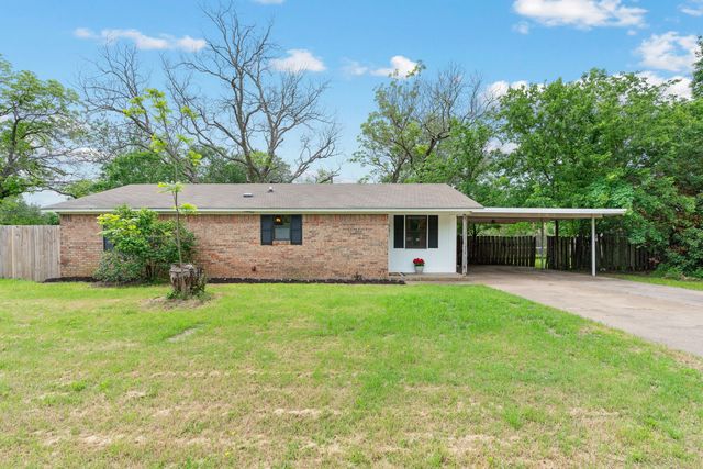 207 W  3rd St, Weatherford, TX 76086