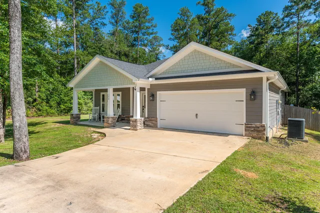 176 Seneca Trl, Crestview, FL 32536