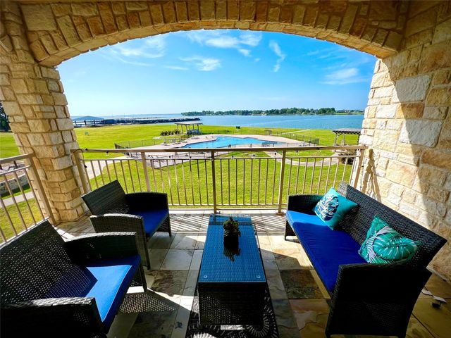 9900 Northshore Blvd #3202, Corsicana, TX 75109