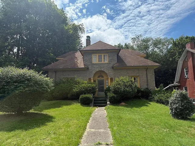 507 N  Jefferson St, New Castle, PA 16101