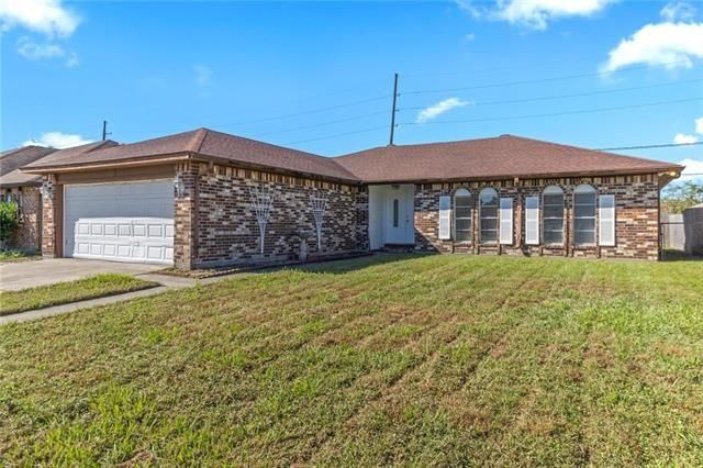 2440 W  Sunny Meade Dr, Harvey, LA 70058