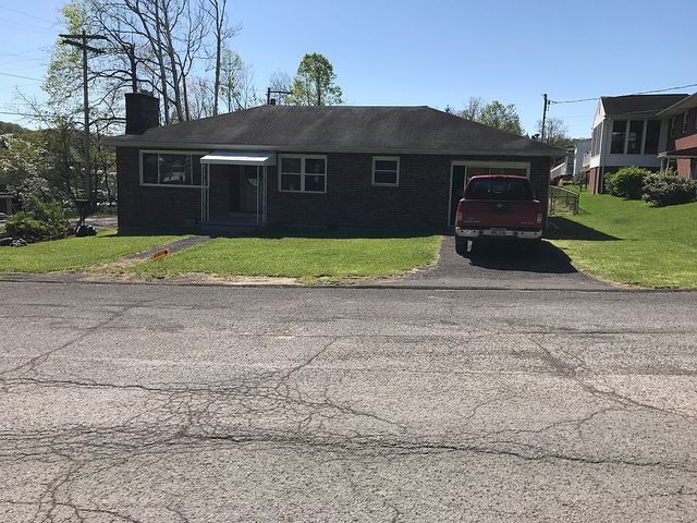 200 Bagwell Ave, Nutter Fort, WV 26301