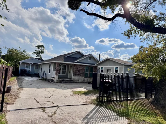 14334 Texarkana St, Houston, TX 77015