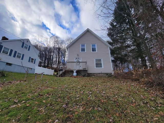 9 Belleview St, Hudson, MA 01749