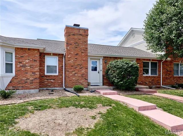 21 Brittany Ct, Troy, MO 63379