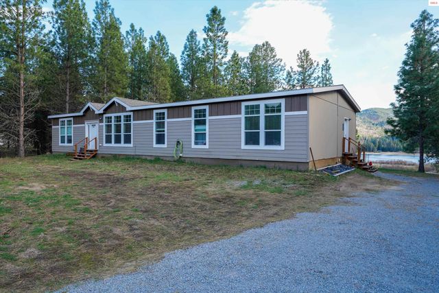 106 W  Keyser Ln, Priest River, ID 83856