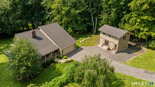 10 Anna Drive, Oxford, CT 06478