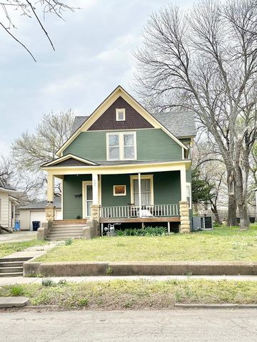 305 S  15th St, Independence, KS 67301