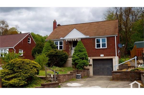 149 Parkwood Dr, Verona, PA 15147
