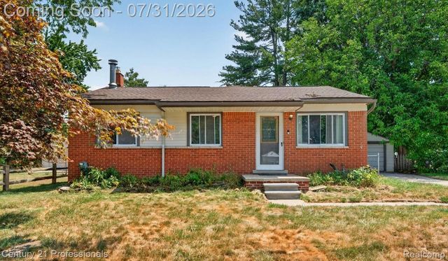 18180 Deering St, Livonia, MI 48152