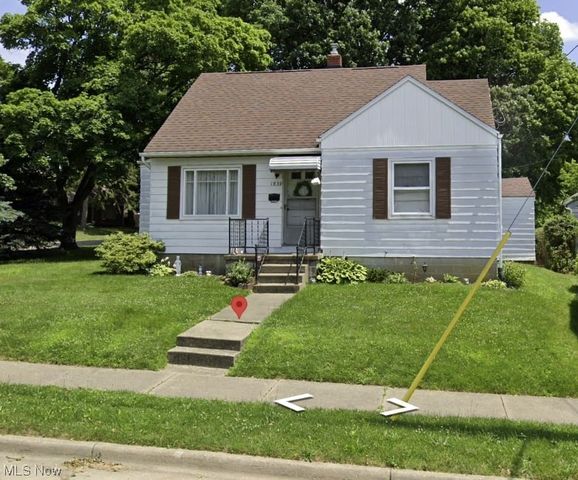 1839 9th St SW, Akron, OH 44314