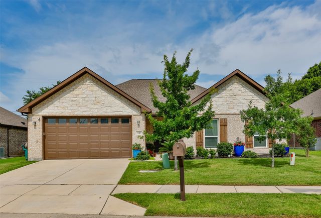 1127 Vintage Ave, Gainesville, TX 76240