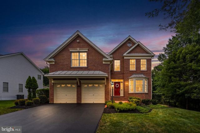 5777 Waterloo Bridge Cir, Haymarket, VA 20169