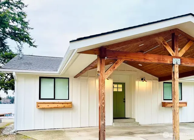 4217 Peninsula Road, Stanwood, WA 98292