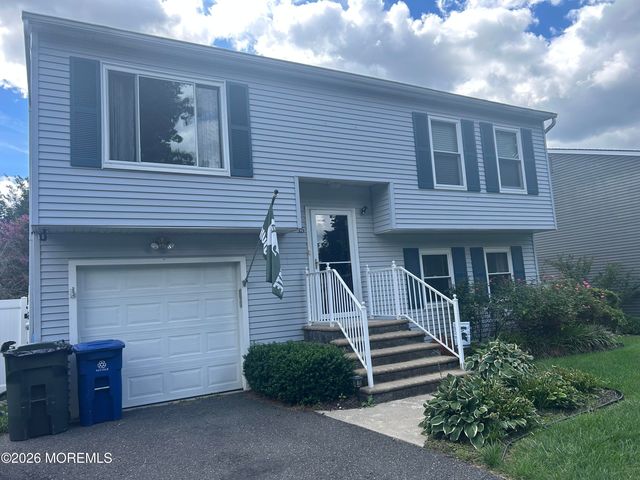 15 Barre Drive, Howell, NJ 07731