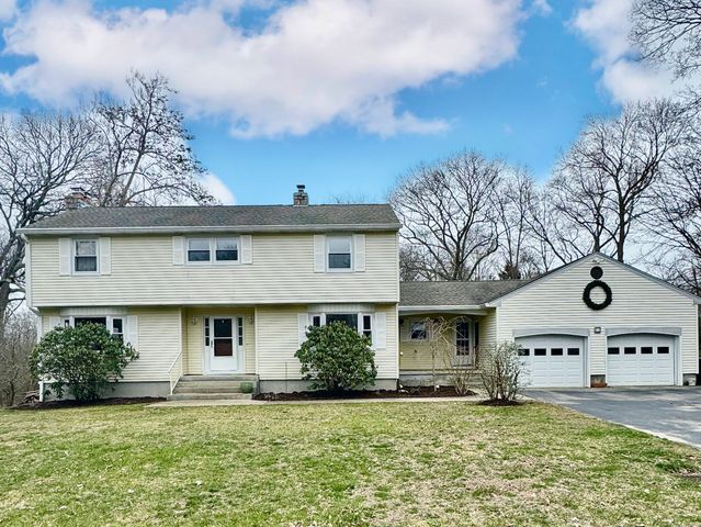 20 Seabreeze Dr, Waterford, CT 06385