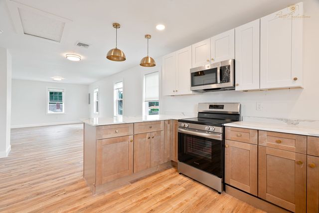 9 Colwell St #2, Cranston, RI 02920