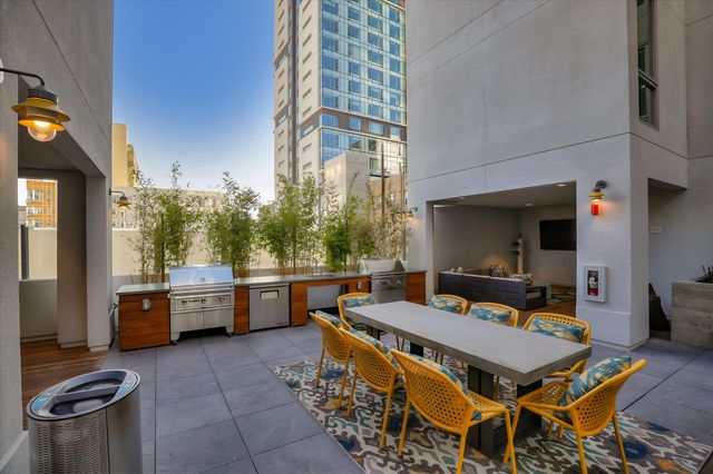 1889 Harrison St #304, Oakland, CA 94612