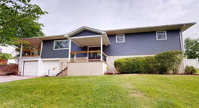 98 Verna Dr, Russell, KY 41169