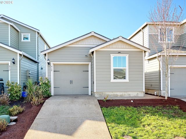 912 S  View Dr, Molalla, OR 97038
