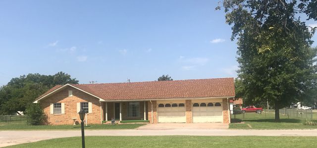 102 S  Walnut St, Temple, OK 73568