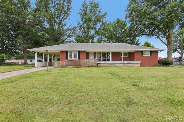 304 W  7th North St, Mount Olive, IL 62069