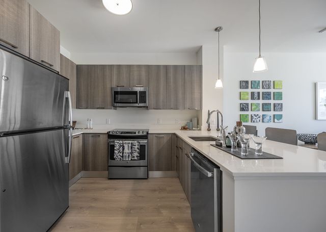 100 Heard St #457, Chelsea, MA 02150