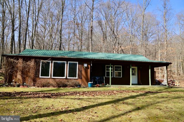 672 Highview Rd, Lost City, WV 26810