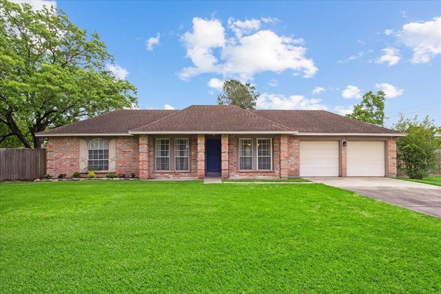 1118 W  Castlewood Ave, Friendswood, TX 77546