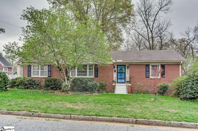 204 E  Centennial St, Clinton, SC 29325