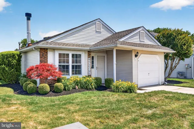 5 Eddystone Way, Mount Laurel, NJ 08054