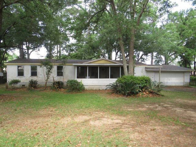 2136 Plantation Forest Dr, Tallahassee, FL 32317