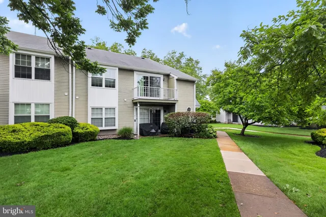 332 Willow Turn, Mount Laurel, NJ 08054