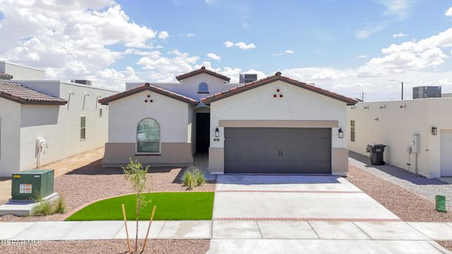 533 Paseo De La Reina St, Horizon City, TX 79928