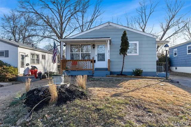 232 Rayburn Ave, Saint Louis, MO 63127