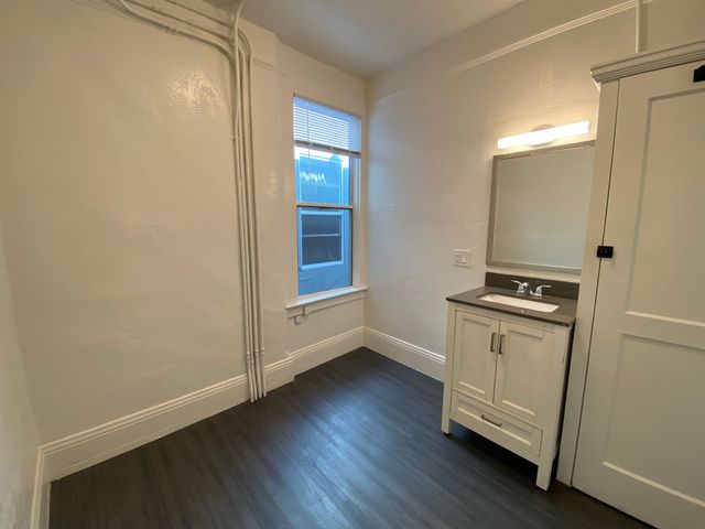 668 Clay St #71, San Francisco, CA 94111