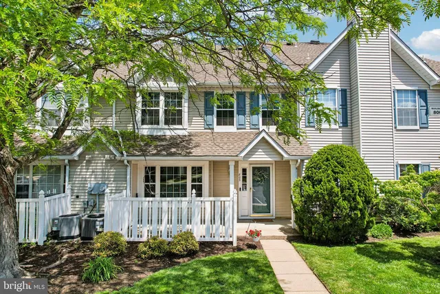 803 Wharton Rd, Mount Laurel, NJ 08054